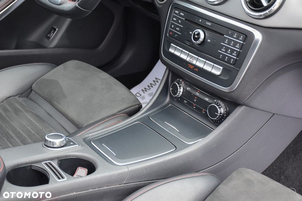 Mercedes-Benz CLA 220 4-Matic AMG Line - 28