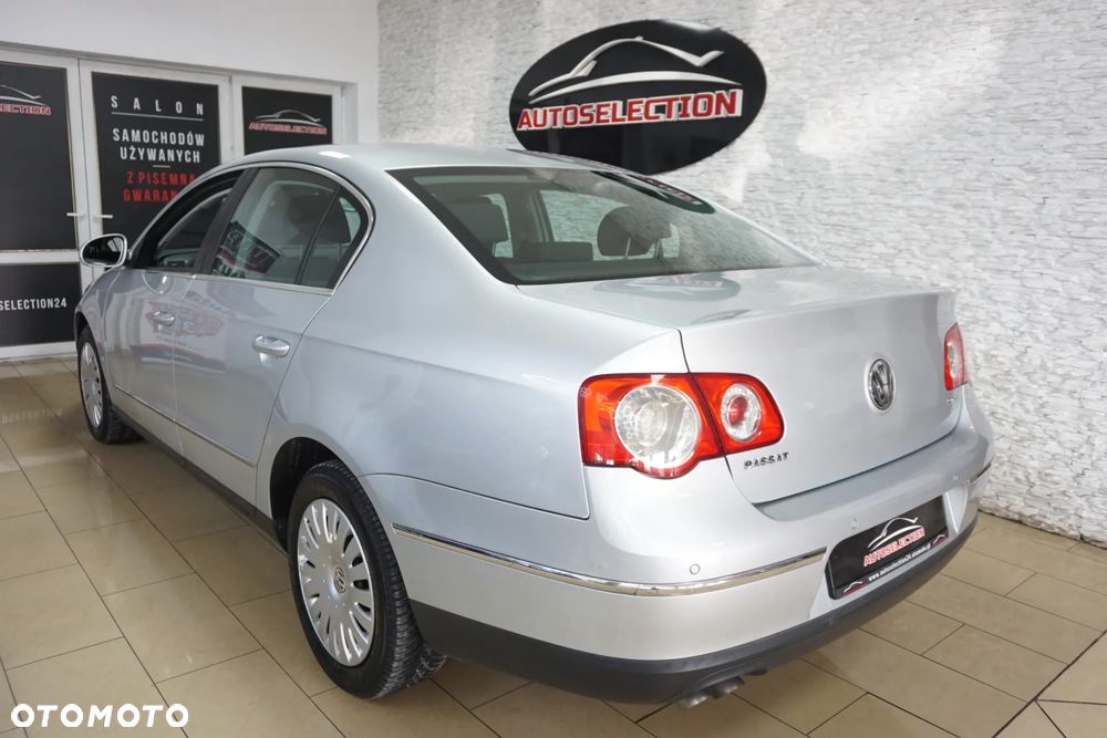 Volkswagen Passat 2.0 TDI Comfortline - 10