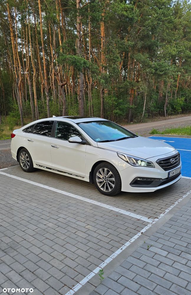 Hyundai Sonata - 1