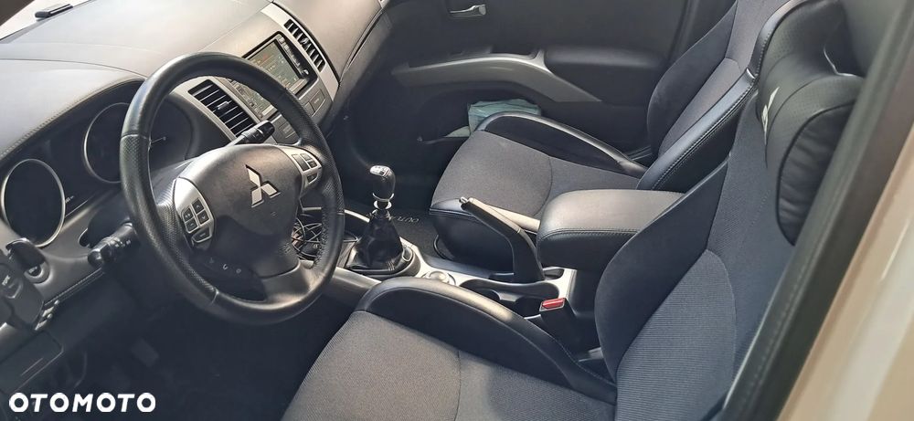 Mitsubishi Outlander 2.2 DI-D 4WD Invite - 31