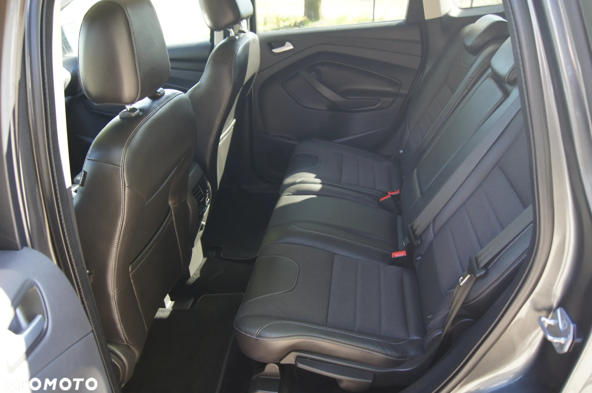 Ford Kuga 1.5 EcoBoost 2x4 Titanium - 13
