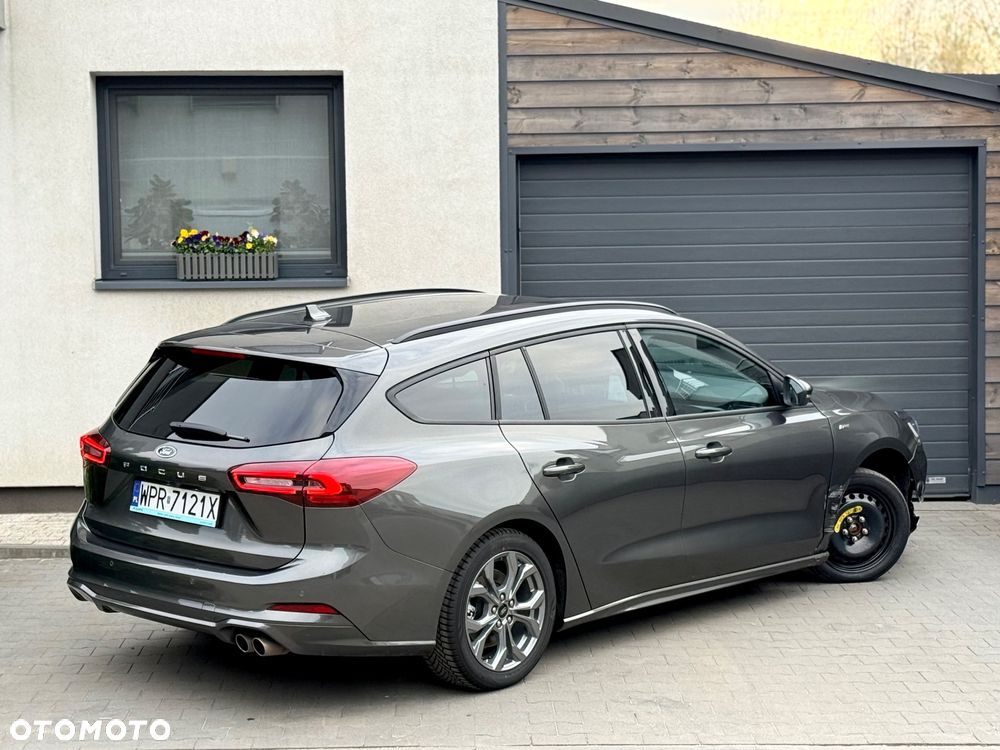 Ford Focus 1.0 EcoBoost mHEV ST-Line X - 11