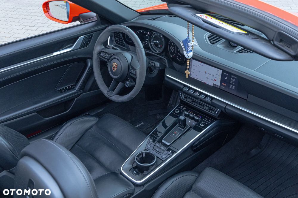 Porsche 911 Carrera 4S - 7
