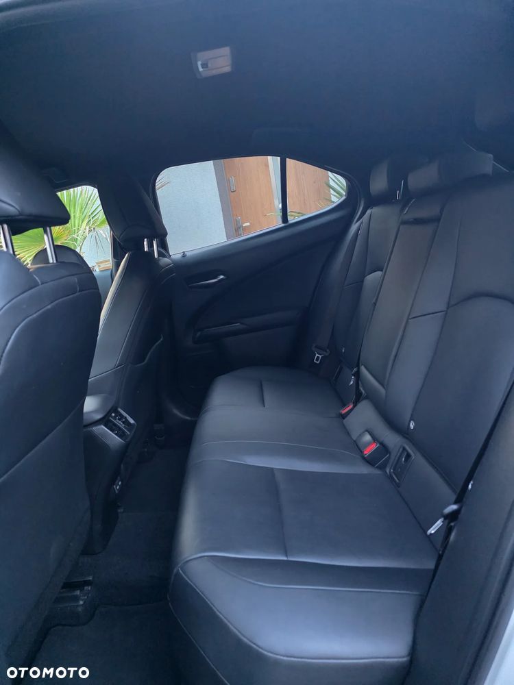 Lexus UX - 13