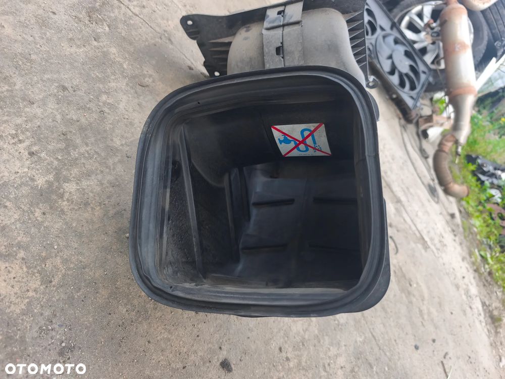 Łapacz powietrza dolot kominek Mercedes-Benz Sprinter w907 UK a9108302801 - 4