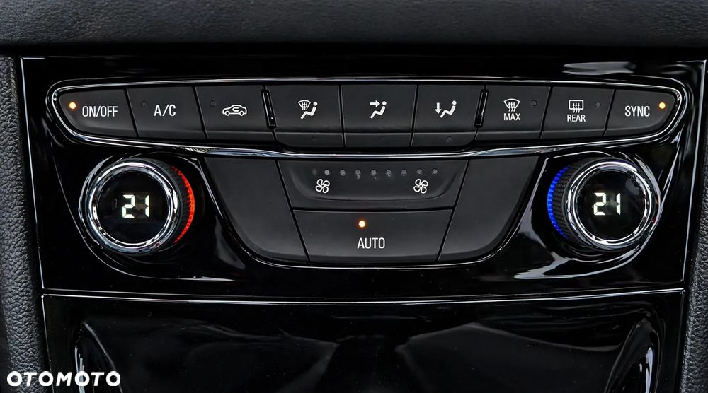 Opel Astra 1.6 CDTI Dynamic - 11