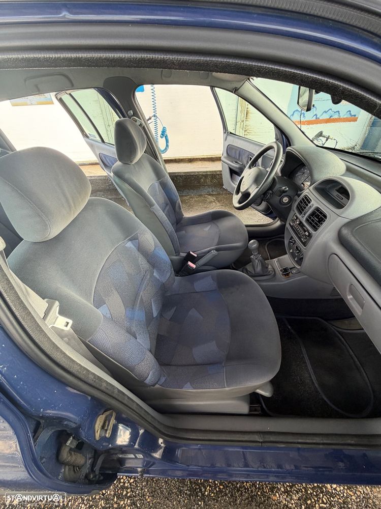 Renault Clio 1.2 RN - 8