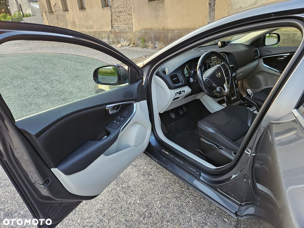 Volvo V40 D2 - 35