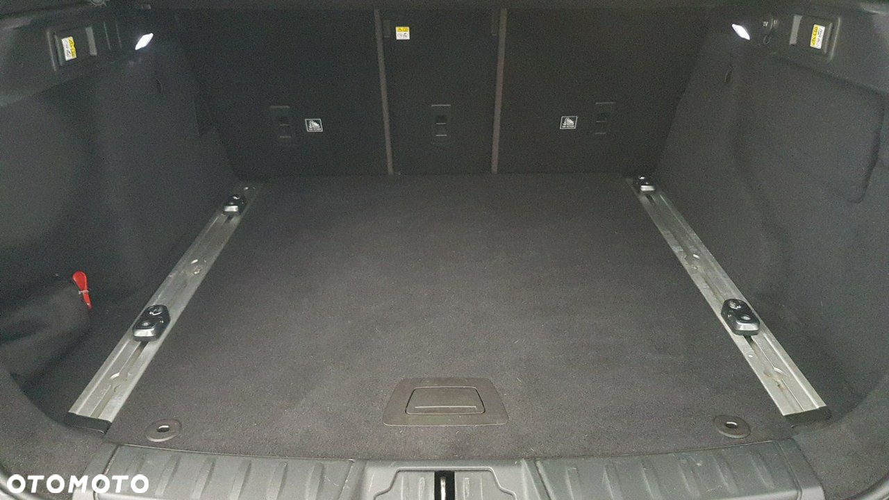 Jaguar F-Pace - 23