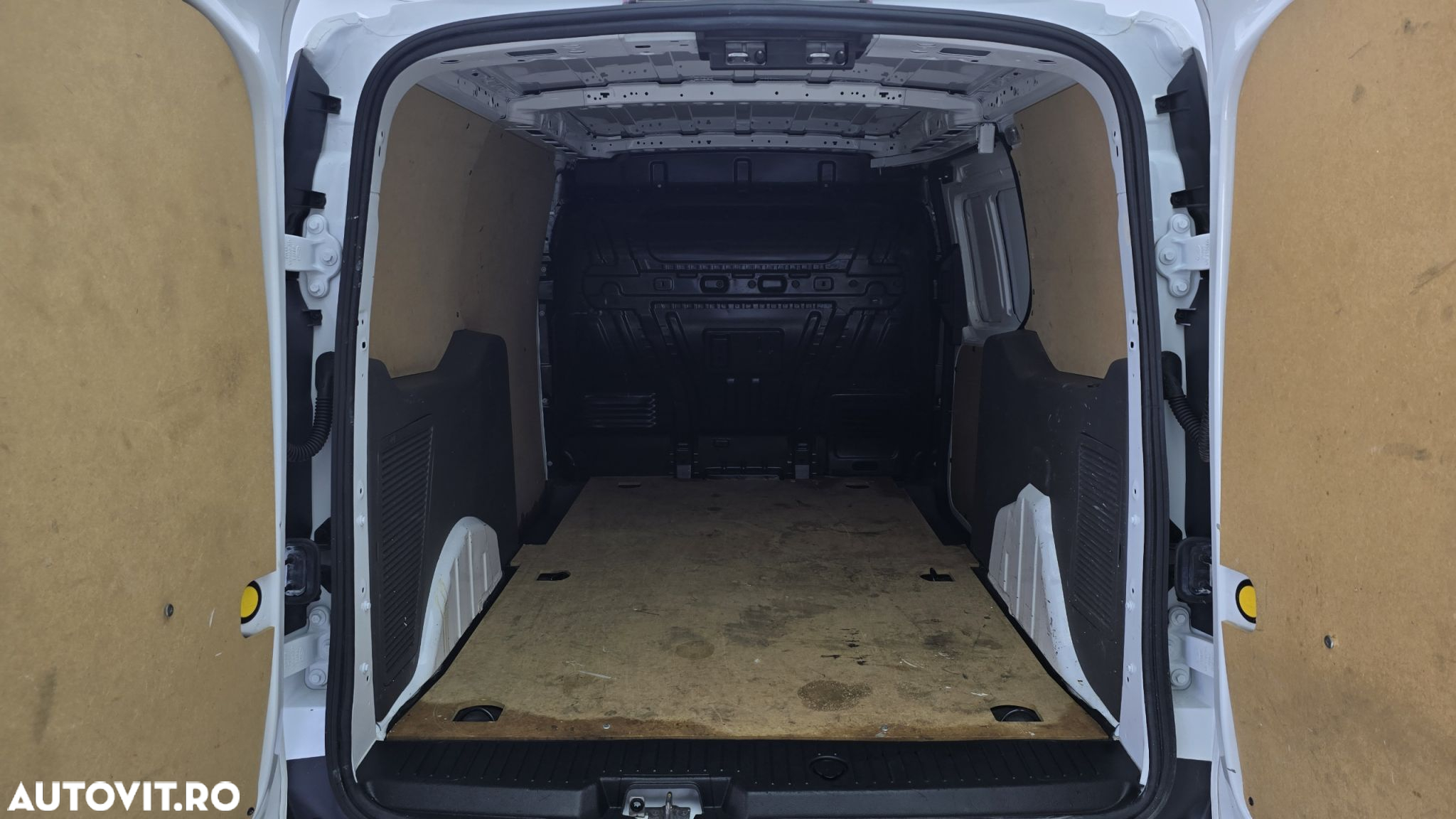 Ford Transit Connect - 25