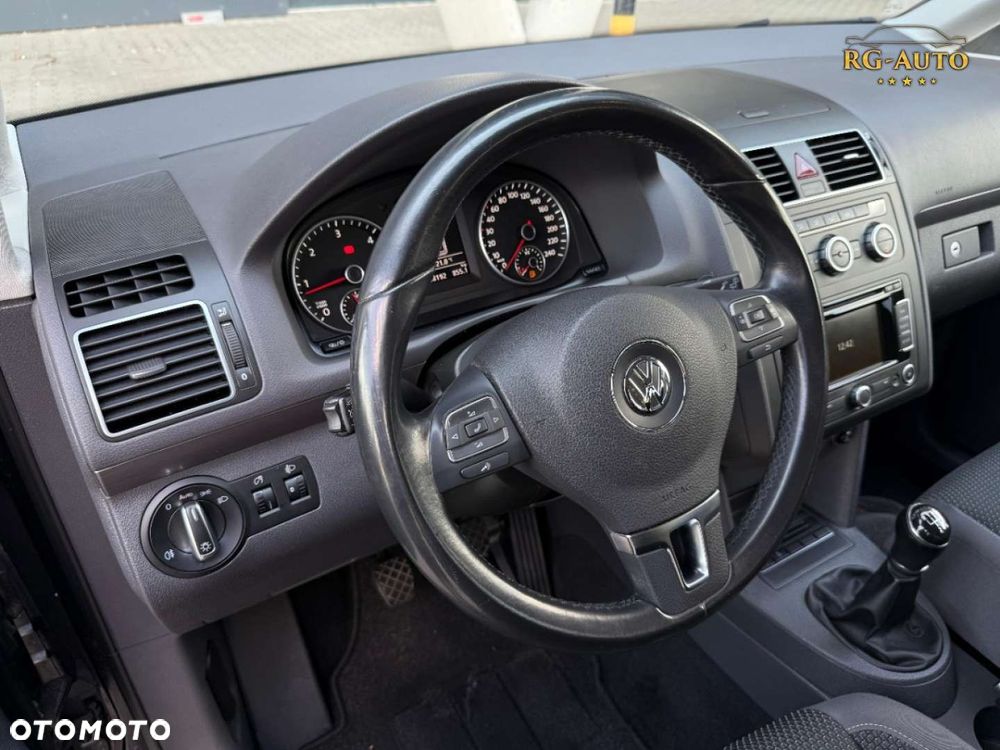 Volkswagen Touran - 37