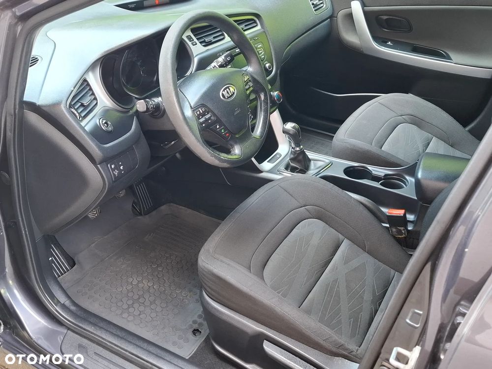 Kia Ceed 1.6 CRDi 128 Vision - 8