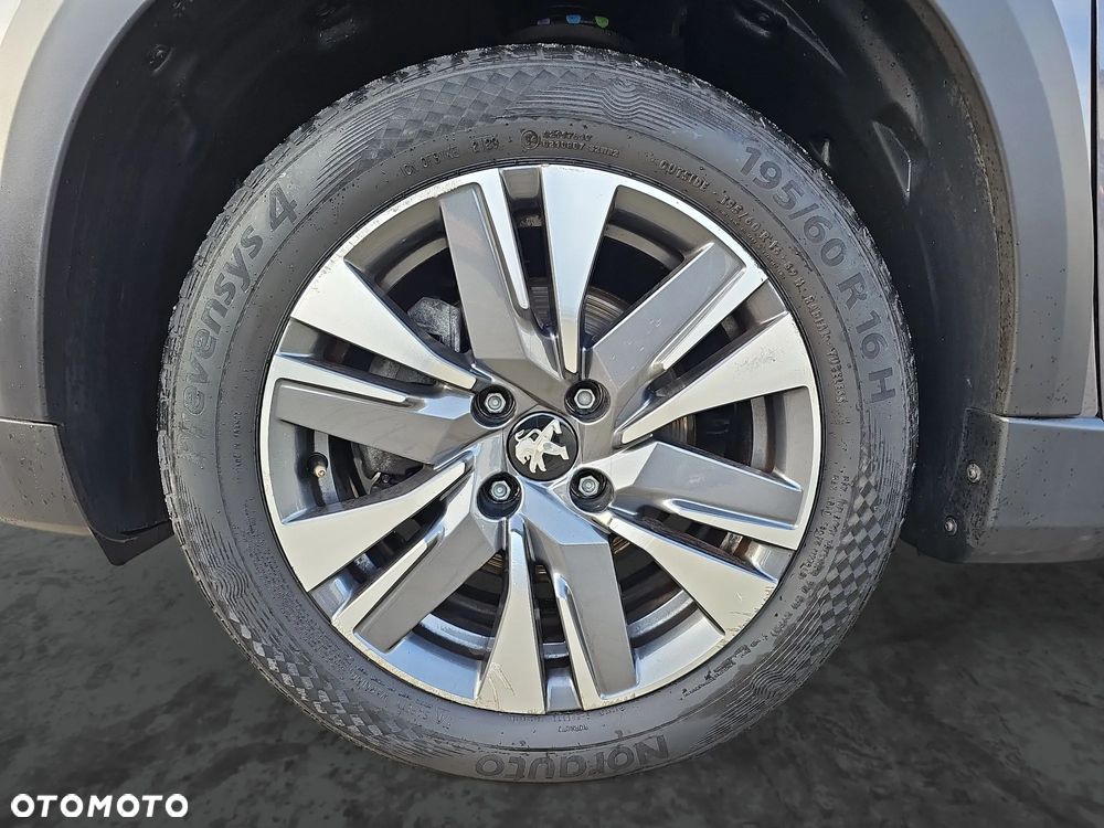 Peugeot 2008 1.2 Pure Tech Allure S&S EAT6 - 9