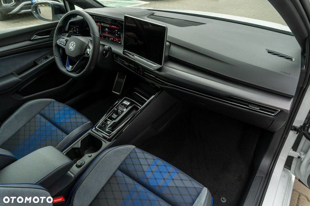 Volkswagen Golf - 24