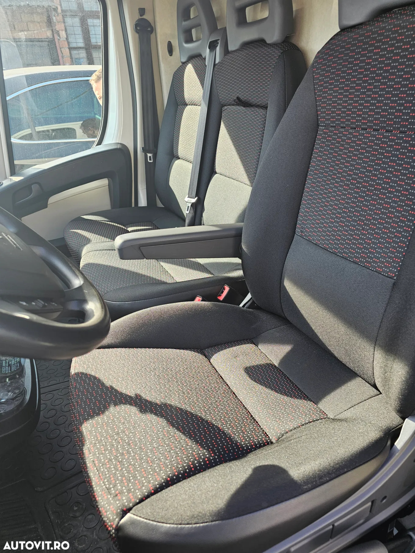 Iveco Daily 35 C14, punte dubla spate+lift - 11