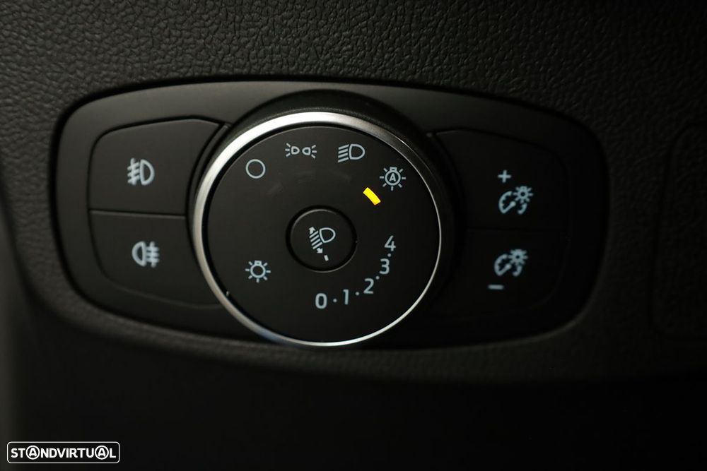 Ford Focus 1.0 EcoBoost MHEV ST-Line X - 18