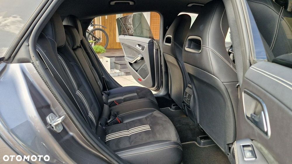 Mercedes-Benz CLA - 24