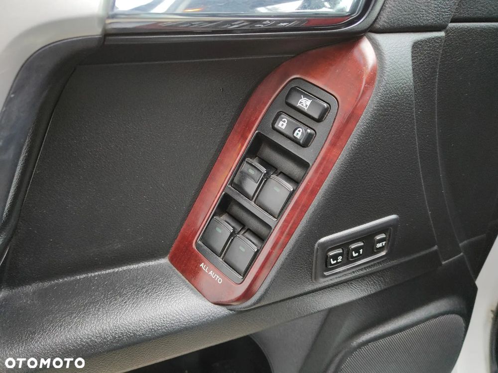 Toyota Land Cruiser LC 2.8 D-4D Executive - 12