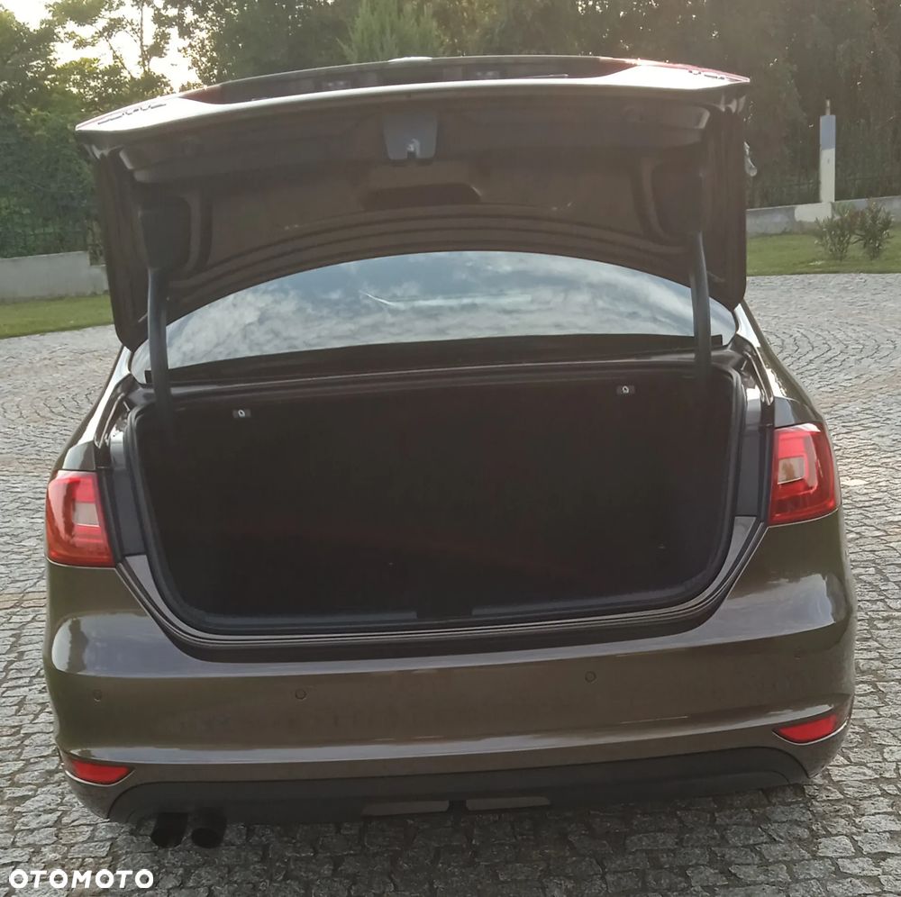 Volkswagen Jetta 1.4 TSI Match - 30