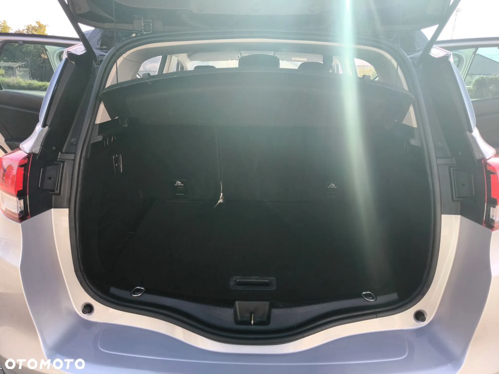 Renault Scenic - 16