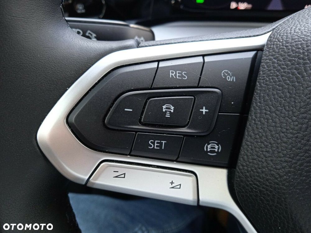 Volkswagen Golf - 30