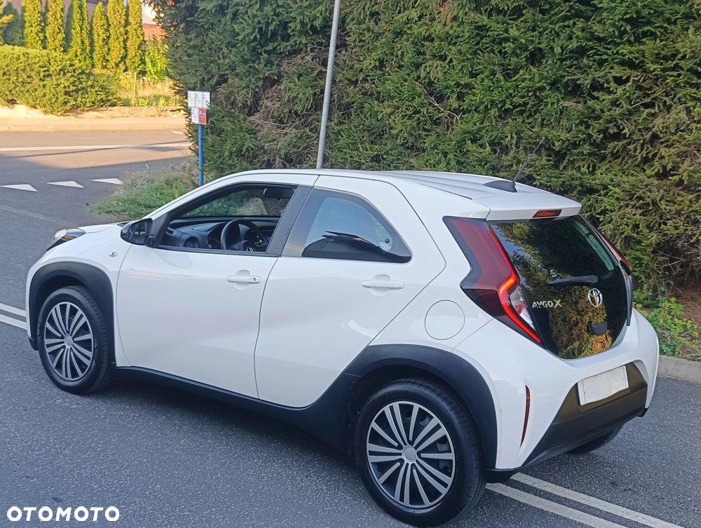 Toyota Aygo X S-CVT Air JBL - 2