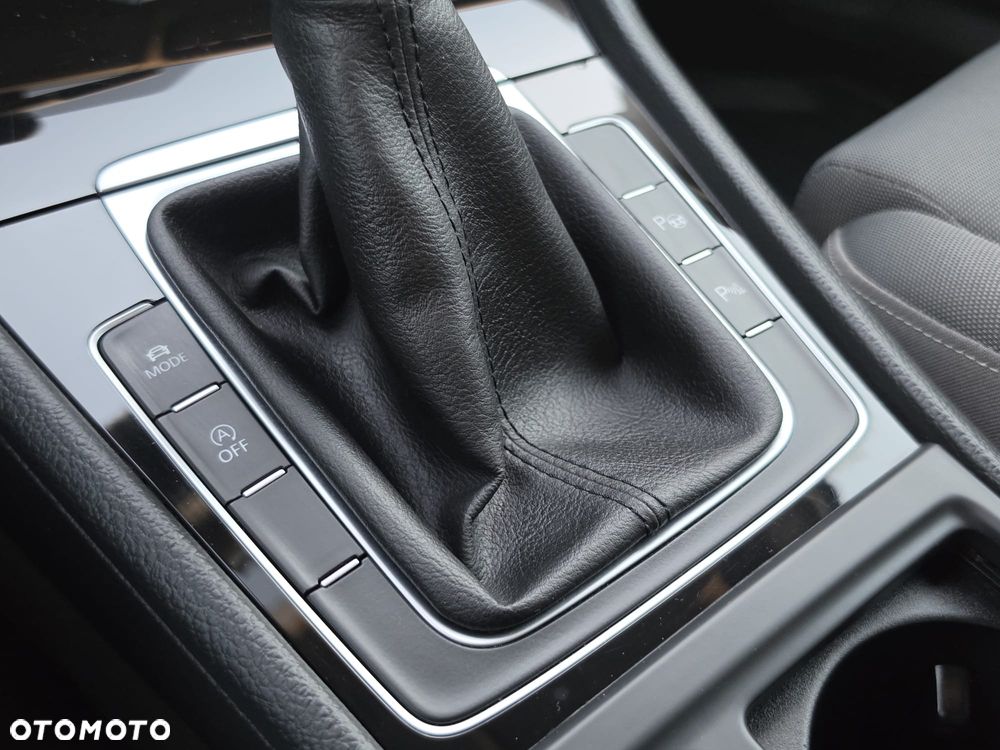 Volkswagen Golf - 16