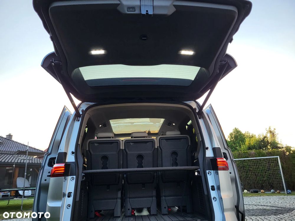 Volkswagen Multivan - 34