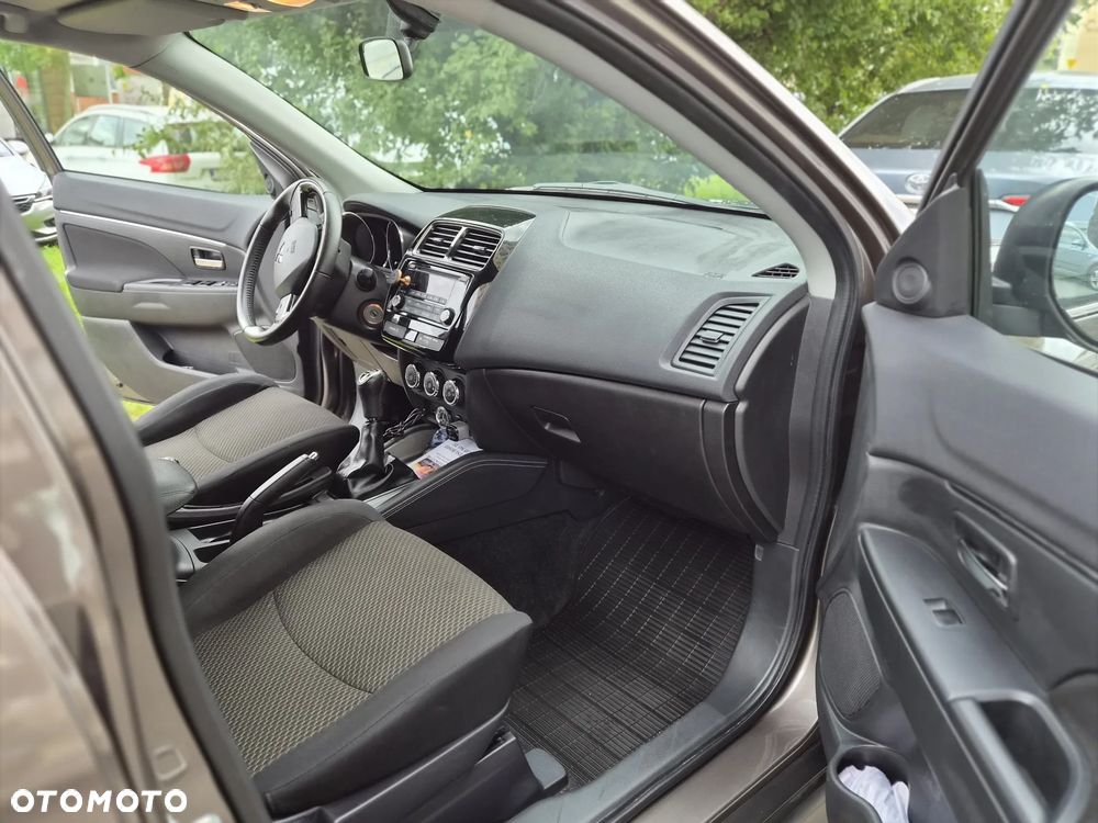 Mitsubishi ASX 1.6 Instyle - 9