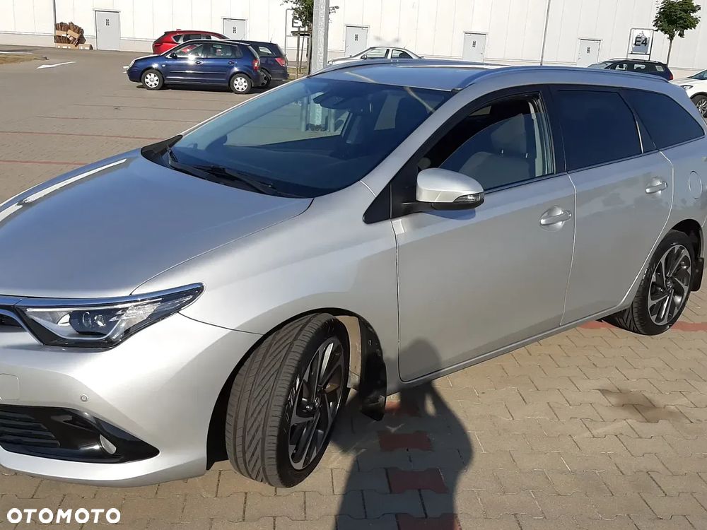 Toyota Auris 1.4 D-4D Premium - 1