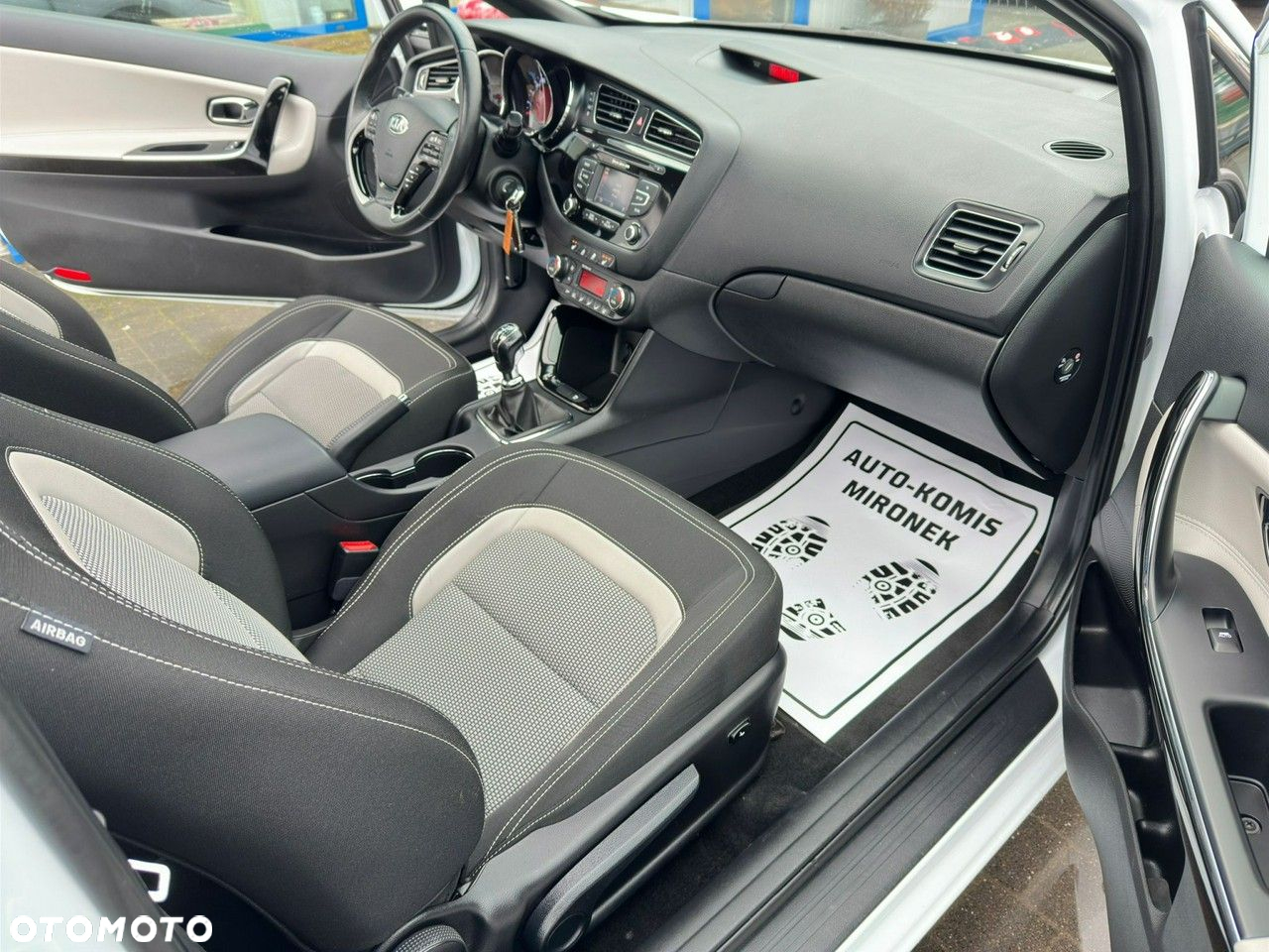 Kia ProCeed - 8