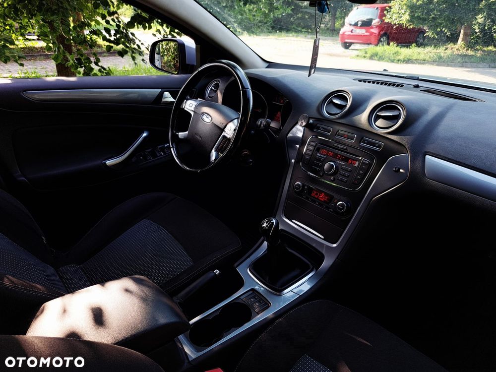 Ford Mondeo 1.6 Gold X - 32