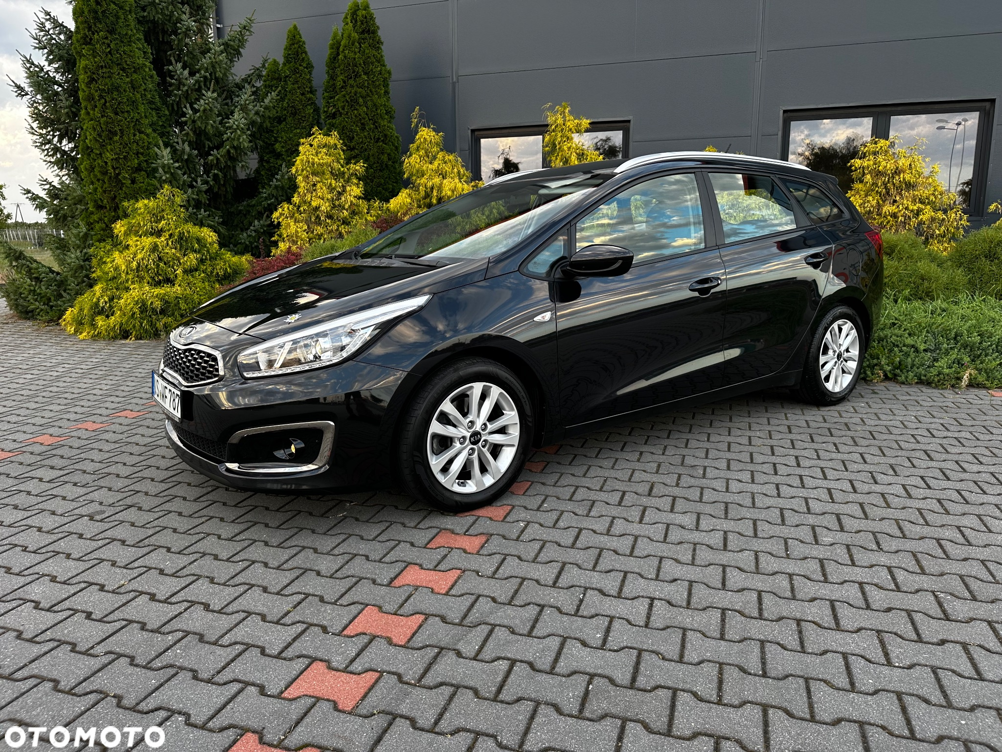 Kia Ceed 1.6 GDI Platinum Edition - 4