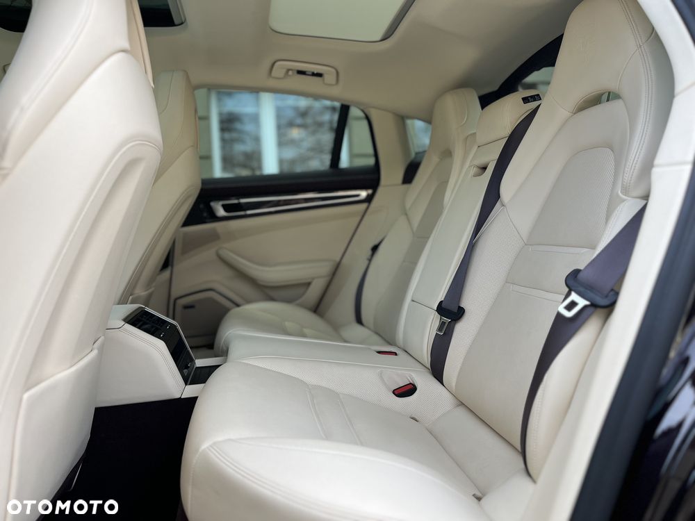 Porsche Panamera 4 Platinum Edition - 19