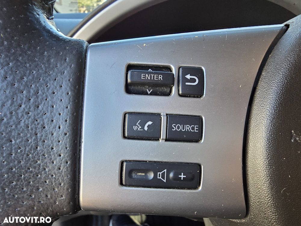 Nissan Pathfinder 2.5 dCi DPF All Mode 4X4 SE - 24