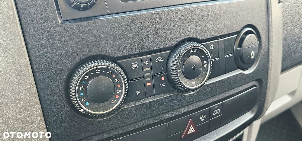 Mercedes-Benz Sprinter - 17