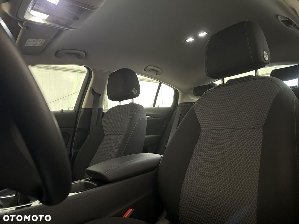 Opel Insignia - 12