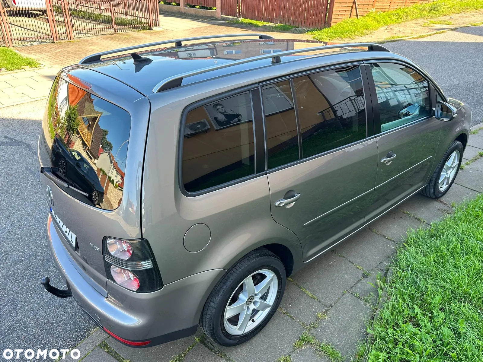 Volkswagen Touran - 11