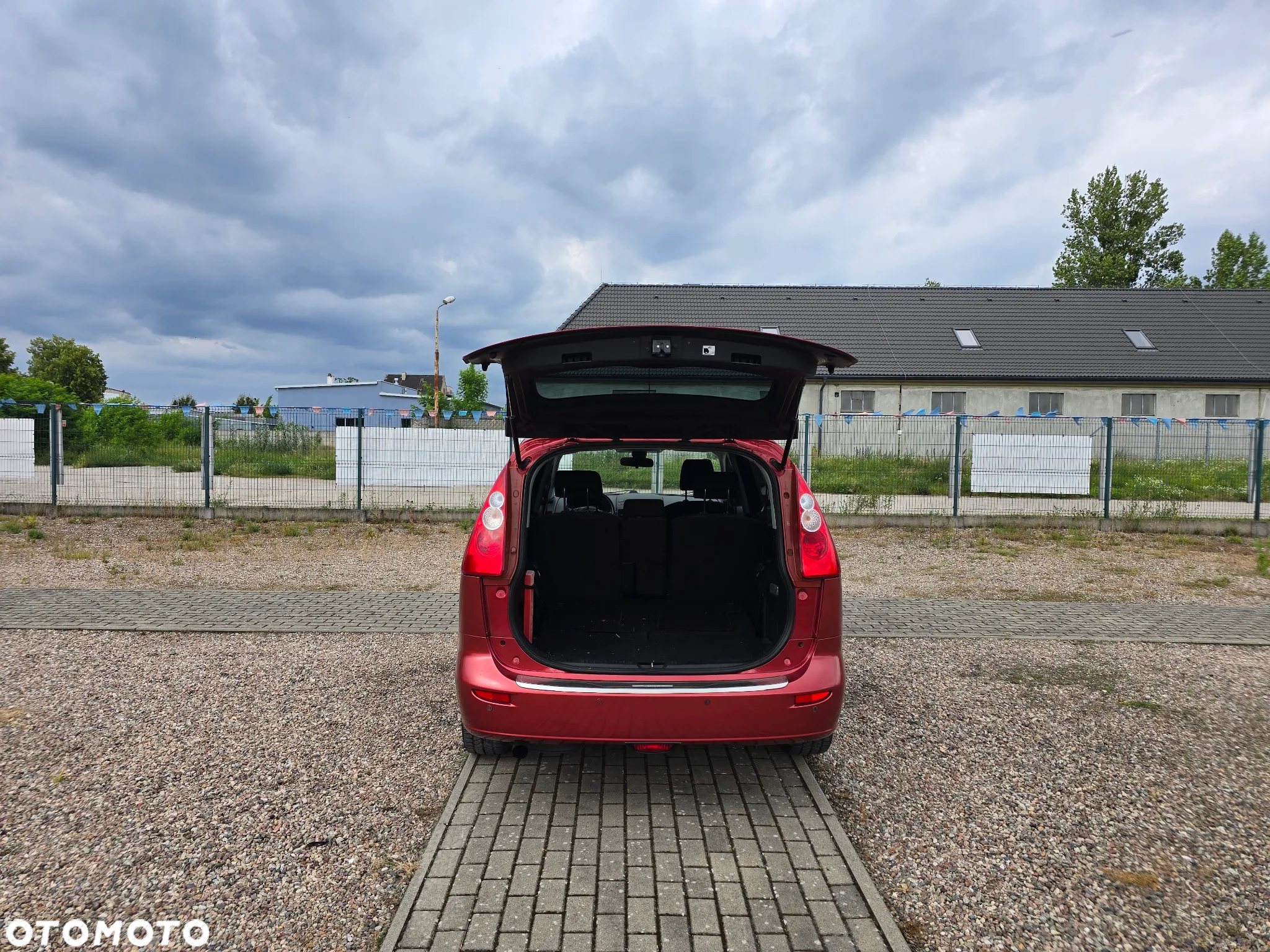 Mazda 5 2.0 Exclusive + - 10
