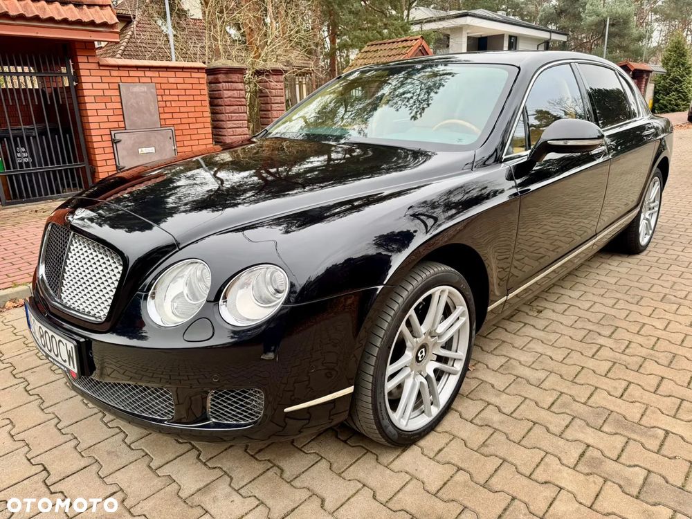 Bentley Flying Spur - 1