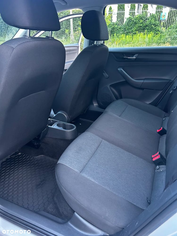 Skoda RAPID 1.0 TSI Active - 6