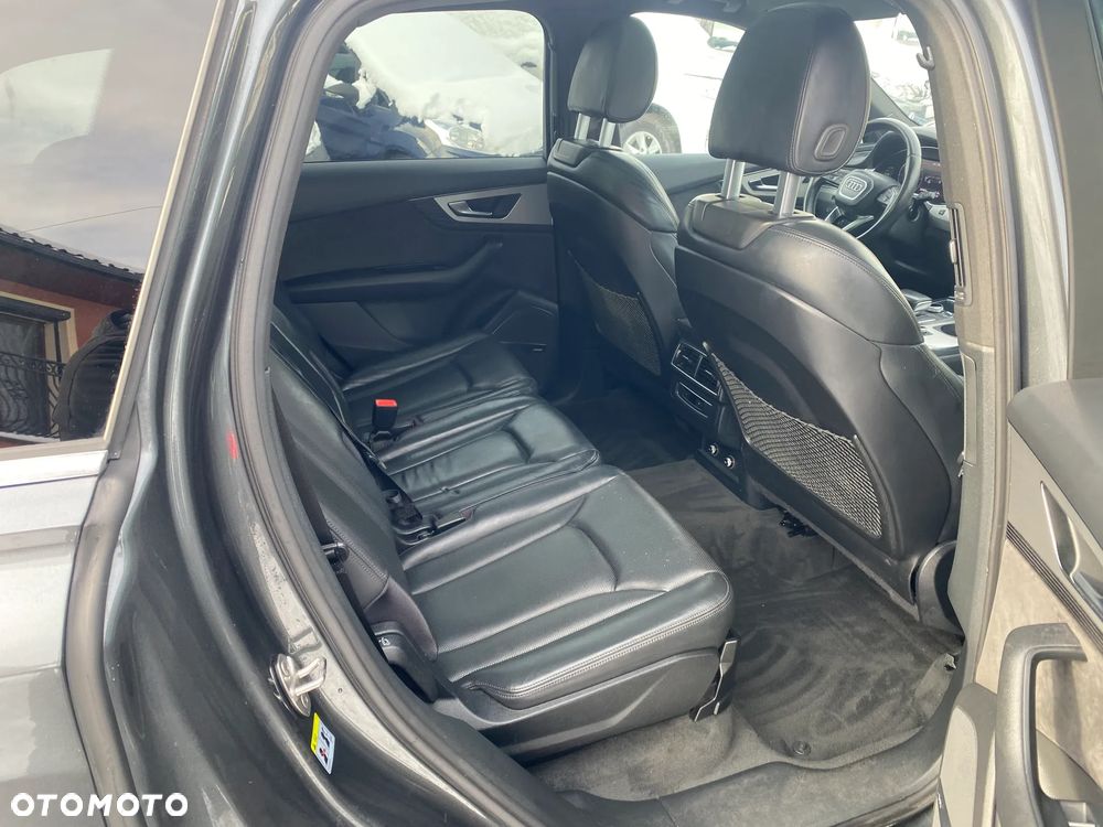Audi Q7 - 11