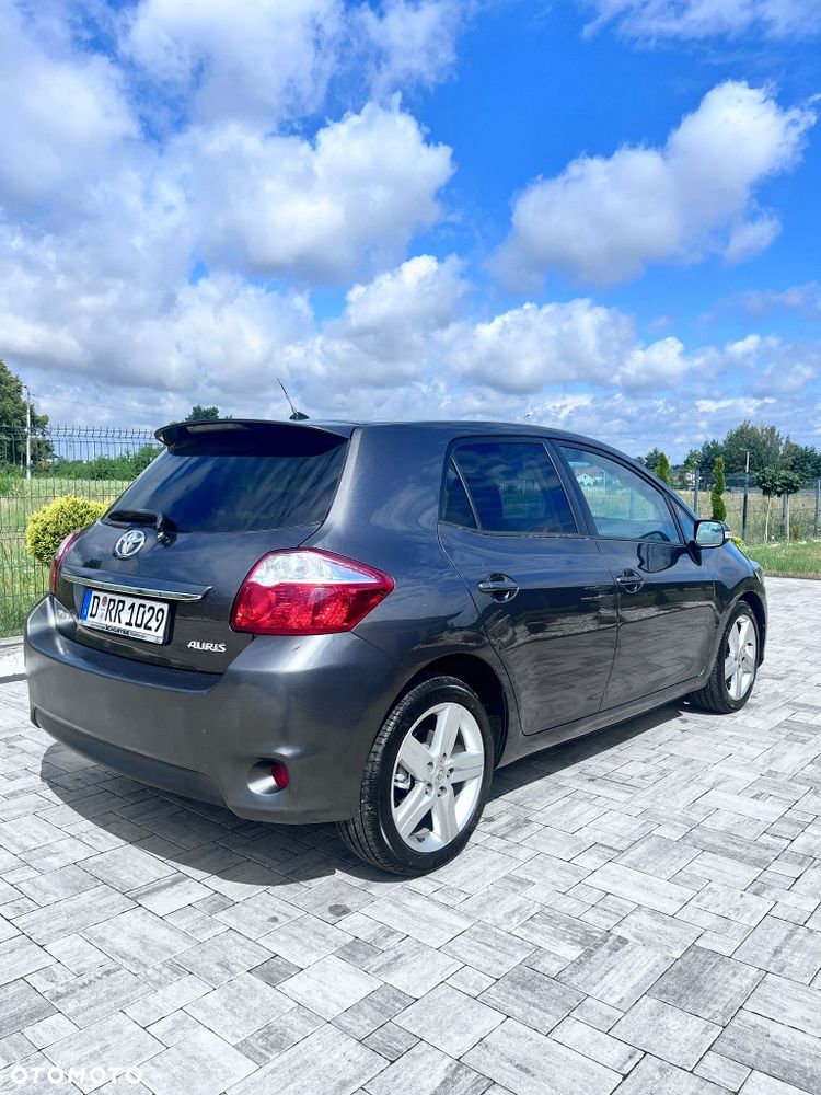 Toyota Auris - 2