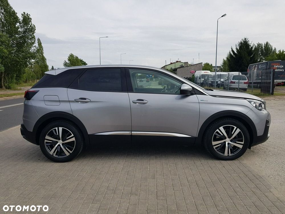Peugeot 3008 1.6 PureTech HYbrid Allure S&S EAT8 - 4