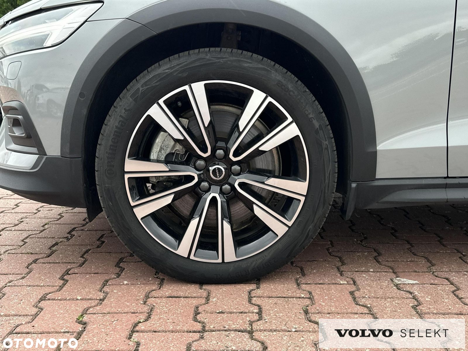 Volvo V60 Cross Country - 18