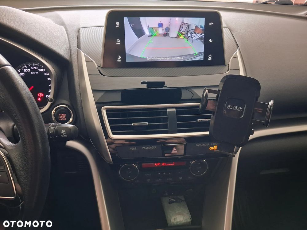 Mitsubishi Eclipse Cross - 12