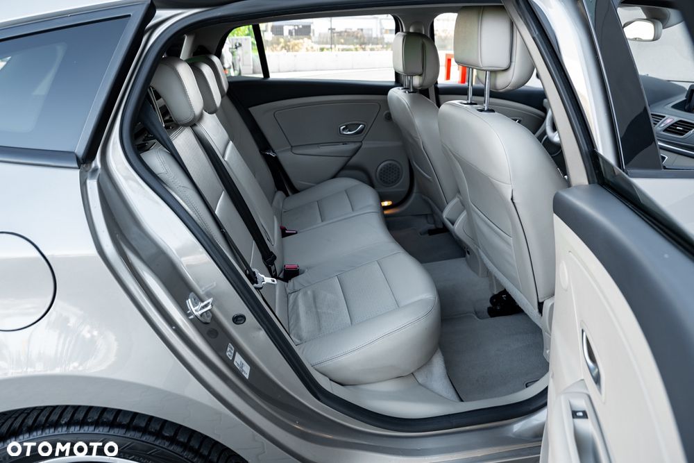 Renault Megane TCe 180 Luxe - 23