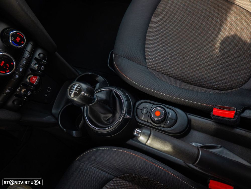 MINI 3 Portas One D - 22