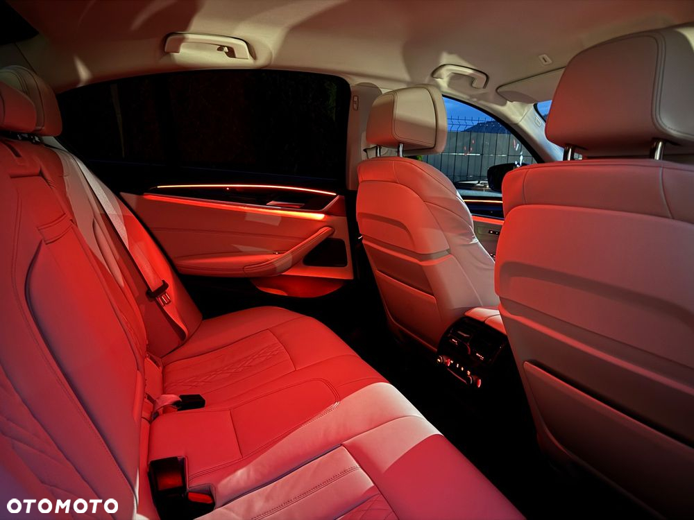BMW Seria 5 530i xDrive Luxury Line - 30
