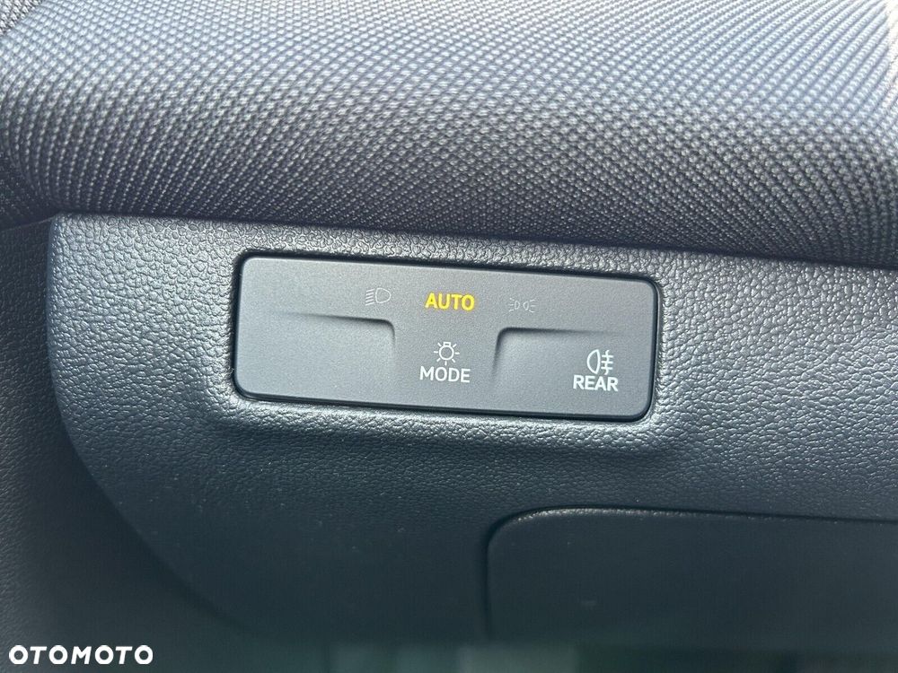 Volkswagen T-Roc 1.5 eTSI Life DSG - 25